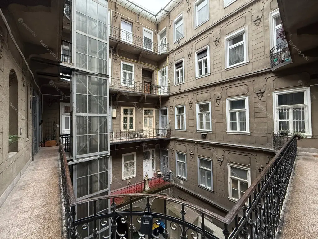 Kiadó albérlet 250000 Ft/hó áron: Budapest, VII. kerület  Erzsébet körút. Mérete: 29 nm, 1 szobás | Alberlet.hu - 6654334