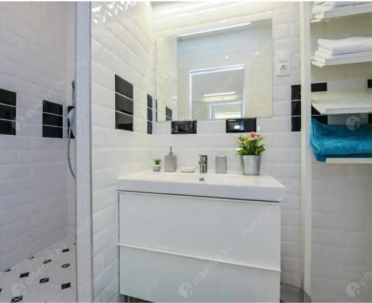 Kiadó albérlet 220000 Ft/hó áron: Budapest, VII. kerület  Erzsébet körút. Mérete: 35 nm, 1 szobás | Alberlet.hu - 6591987