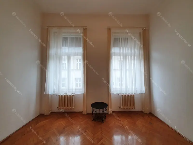 Kiadó albérlet 200000 Ft/hó áron: Budapest, VII. kerület  Erzsébet körút. Mérete: 38 nm, 1 szobás | Alberlet.hu - 6703129