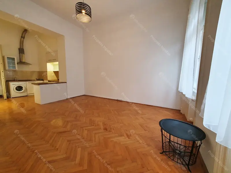 Kiadó albérlet 200000 Ft/hó áron: Budapest, VII. kerület  Erzsébet körút. Mérete: 38 nm, 1 szobás | Alberlet.hu - 6703132