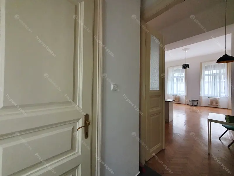 Kiadó albérlet 200000 Ft/hó áron: Budapest, VII. kerület  Erzsébet körút. Mérete: 38 nm, 1 szobás | Alberlet.hu - 6703136