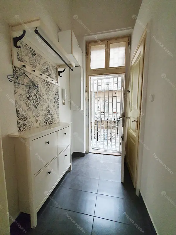 Kiadó albérlet 200000 Ft/hó áron: Budapest, VII. kerület  Erzsébet körút. Mérete: 38 nm, 1 szobás | Alberlet.hu - 6703139