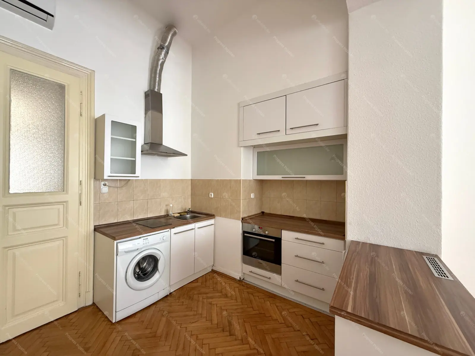 Kiadó albérlet 200000 Ft/hó áron: Budapest, VII. kerület  Erzsébet körút. Mérete: 38 nm, 1 szobás | Alberlet.hu - 6707818