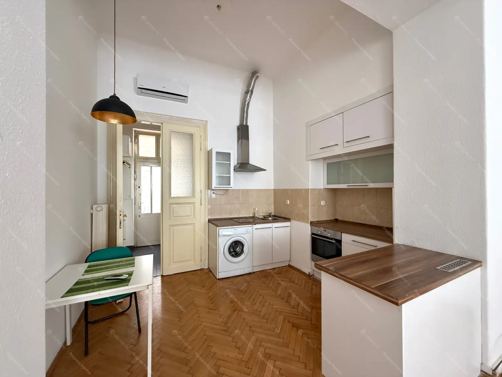 Kiadó albérlet 200000 Ft/hó áron: Budapest, VII. kerület  Erzsébet körút. Mérete: 38 nm, 1 szobás | Alberlet.hu - 6707819