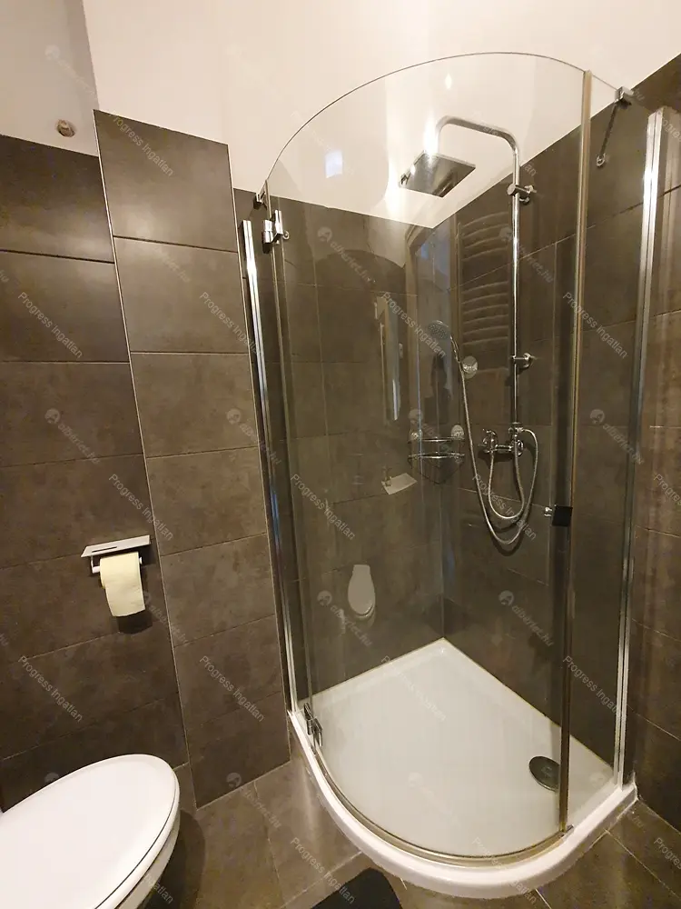 Kiadó albérlet 200000 Ft/hó áron: Budapest, VII. kerület  Erzsébet körút. Mérete: 38 nm, 1 szobás | Alberlet.hu - 6707821