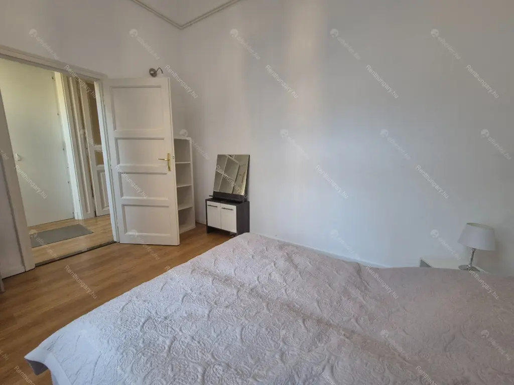 Kiadó albérlet 290000 Ft/hó áron: Budapest, VII. kerület  Erzsébet körút. Mérete: 50 nm, 2 szobás | Alberlet.hu - 6704072