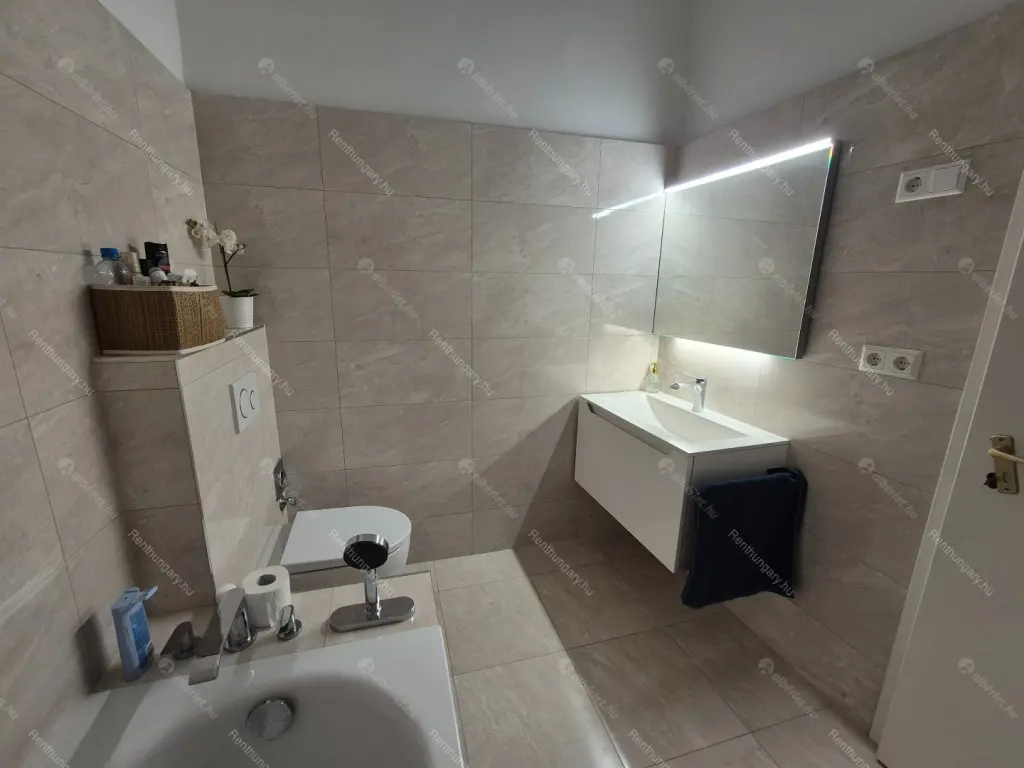 Kiadó albérlet 290000 Ft/hó áron: Budapest, VII. kerület  Erzsébet körút. Mérete: 50 nm, 2 szobás | Alberlet.hu - 6704077