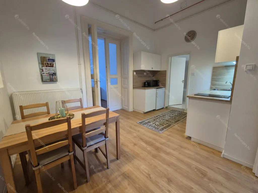 Kiadó albérlet 290000 Ft/hó áron: Budapest, VII. kerület  Erzsébet körút. Mérete: 50 nm, 2 szobás | Alberlet.hu - 6704079