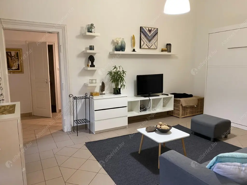 Kiadó albérlet 320000 Ft/hó áron: Budapest, VII. kerület  Erzsébet körút. Mérete: 55 nm, 2 szobás | Alberlet.hu - 6558843