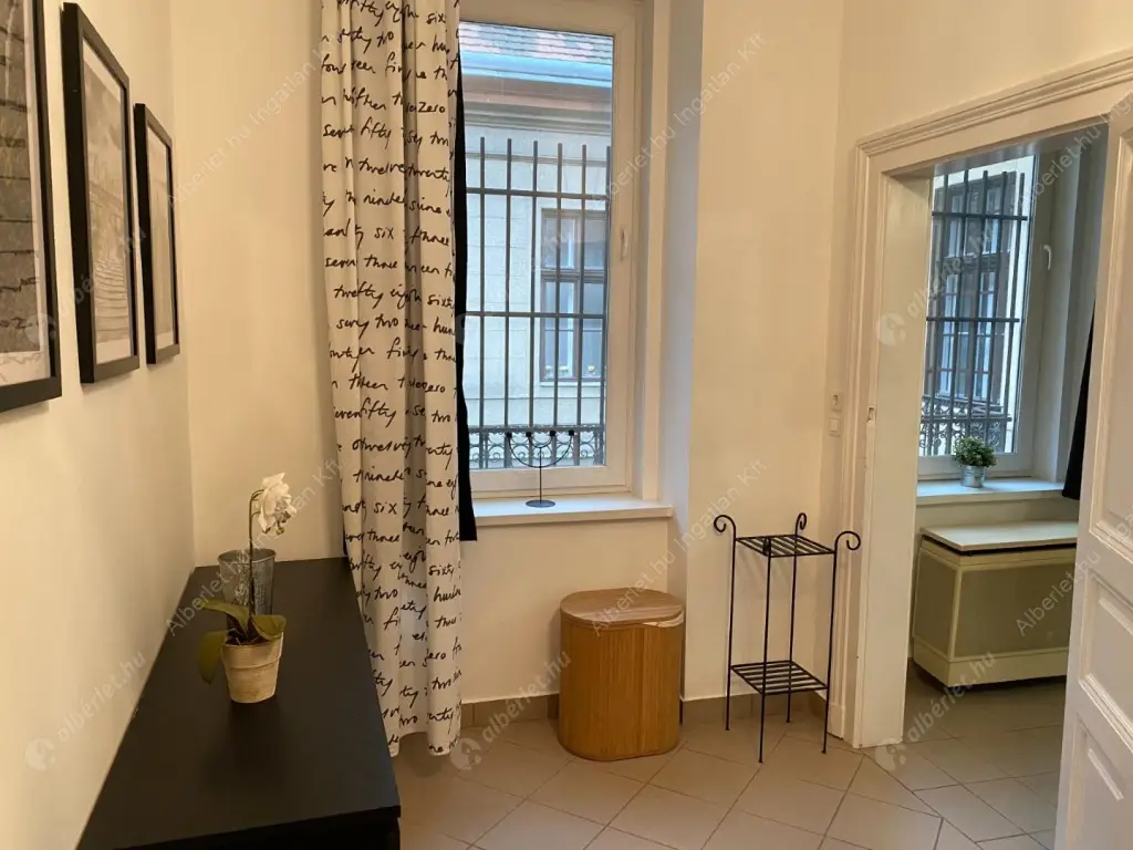 Kiadó albérlet 320000 Ft/hó áron: Budapest, VII. kerület  Erzsébet körút. Mérete: 55 nm, 2 szobás | Alberlet.hu - 6558848