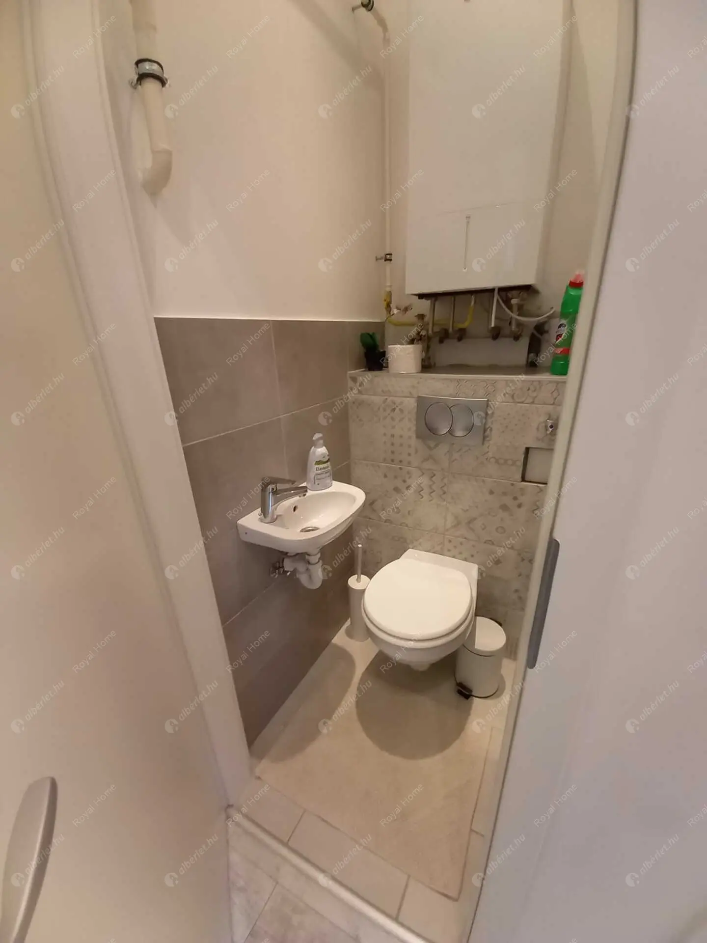 Kiadó albérlet 260000 Ft/hó áron: Budapest, VII. kerület  Erzsébet körút. Mérete: 55 nm, 1 szobás | Alberlet.hu - 6455608