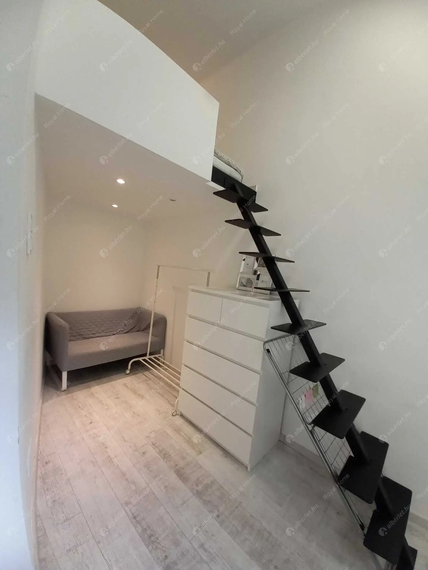 Kiadó albérlet 260000 Ft/hó áron: Budapest, VII. kerület  Erzsébet körút. Mérete: 55 nm, 1 szobás | Alberlet.hu - 6455610