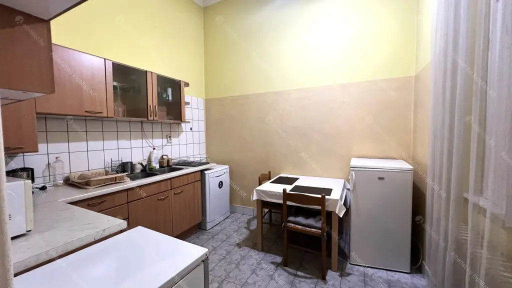 Kiadó albérlet 280000 Ft/hó áron: Budapest, VII. kerület  Erzsébet körút. Mérete: 76 nm, 2 szobás | Alberlet.hu - 6677428