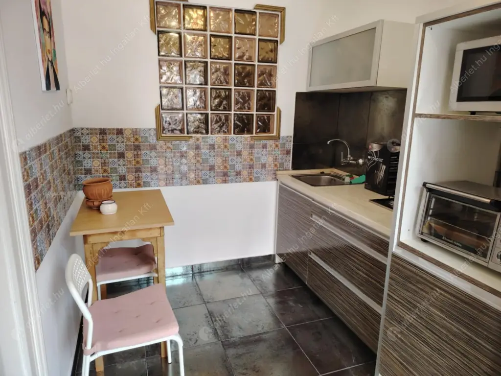 Kiadó albérlet 230000 Ft/hó áron: Budapest, VII. kerület  Garay utca. Mérete: 36 nm, 1 szobás | Alberlet.hu - 6520483