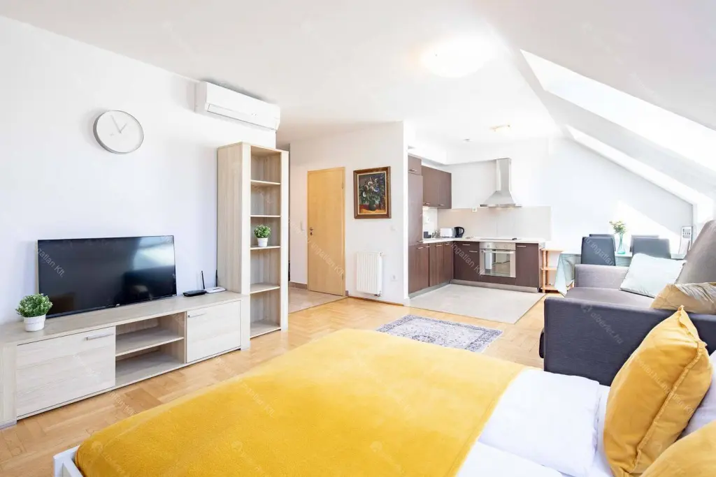 Kiadó albérlet 350000 Ft/hó áron: Budapest, VII. kerület  Gozsdu udvar. Mérete: 57 nm, 2 szobás | Alberlet.hu - 6647722