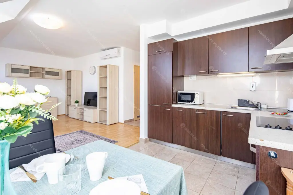 Kiadó albérlet 350000 Ft/hó áron: Budapest, VII. kerület  Gozsdu udvar. Mérete: 57 nm, 2 szobás | Alberlet.hu - 6662121