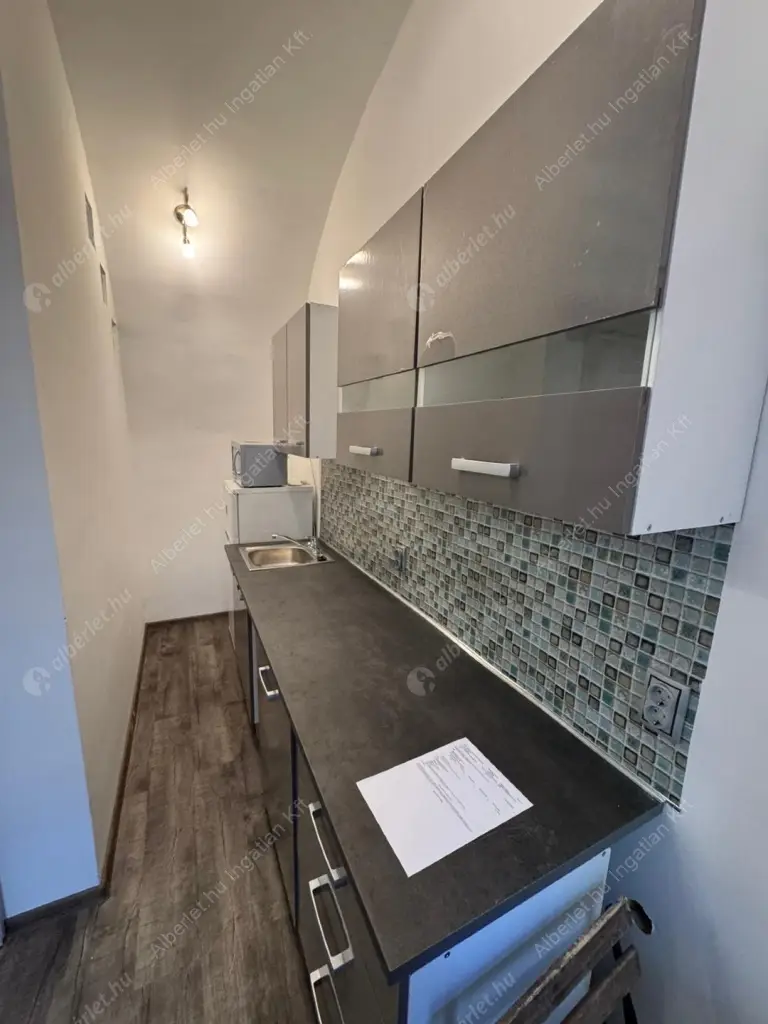 Kiadó albérlet 200000 Ft/hó áron: Budapest, VII. kerület  Hársfa utca. Mérete: 25 nm, 1 szobás | Alberlet.hu - 6551277