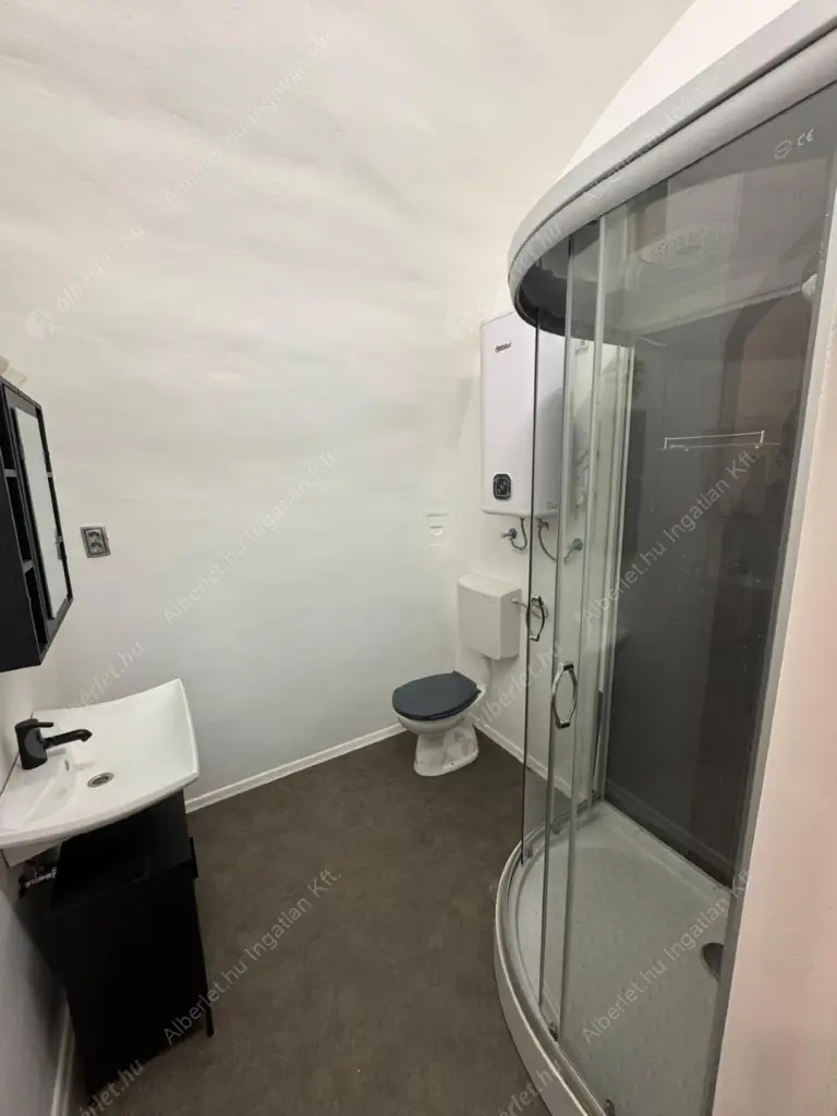 Kiadó albérlet 200000 Ft/hó áron: Budapest, VII. kerület  Hársfa utca. Mérete: 25 nm, 1 szobás | Alberlet.hu - 6551280