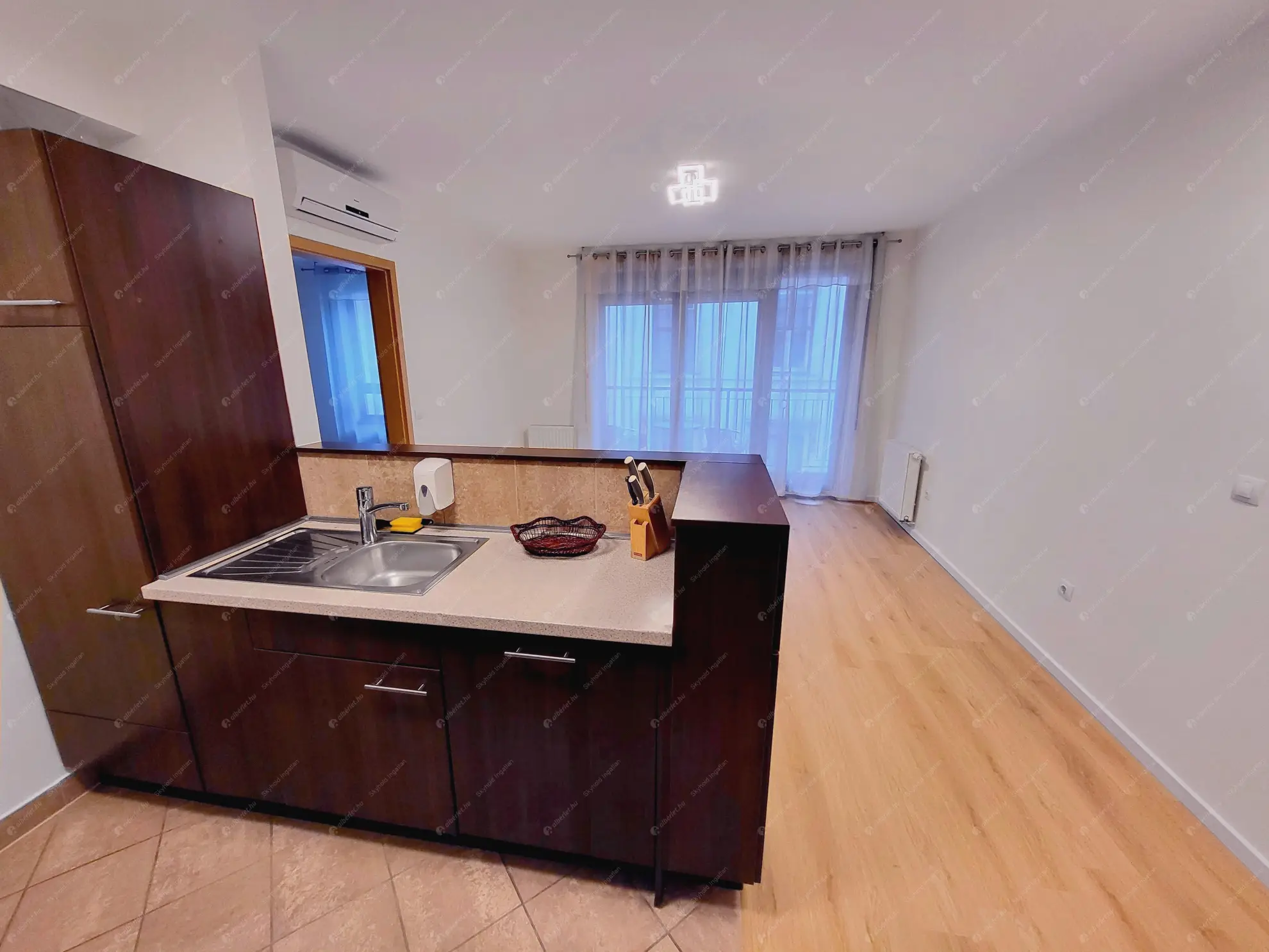 Kiadó albérlet 270000 Ft/hó áron: Budapest, VII. kerület  Holló utca. Mérete: 41 nm, 1 szobás | Alberlet.hu - 6620968