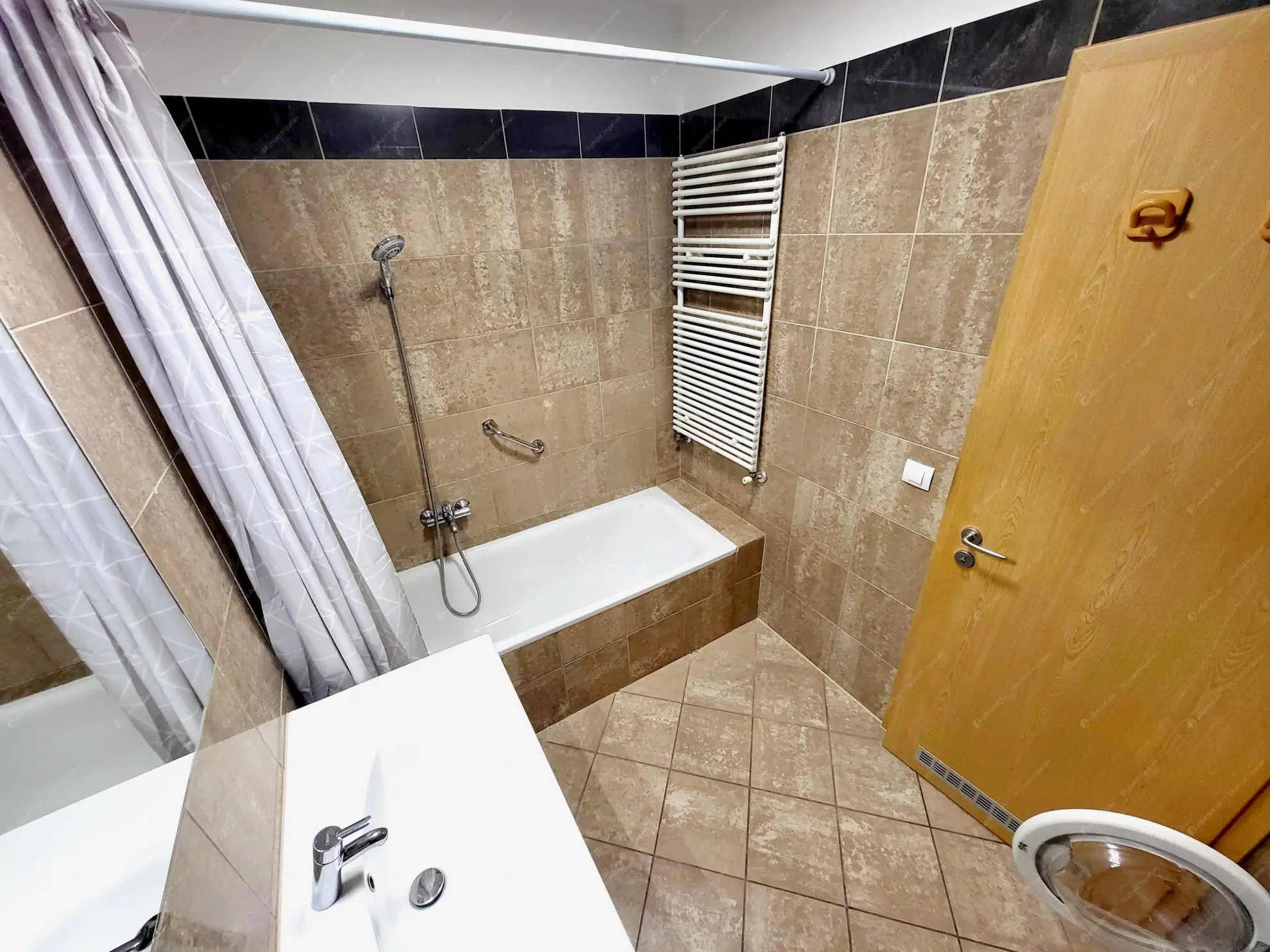 Kiadó albérlet 270000 Ft/hó áron: Budapest, VII. kerület  Holló utca. Mérete: 41 nm, 1 szobás | Alberlet.hu - 6620993