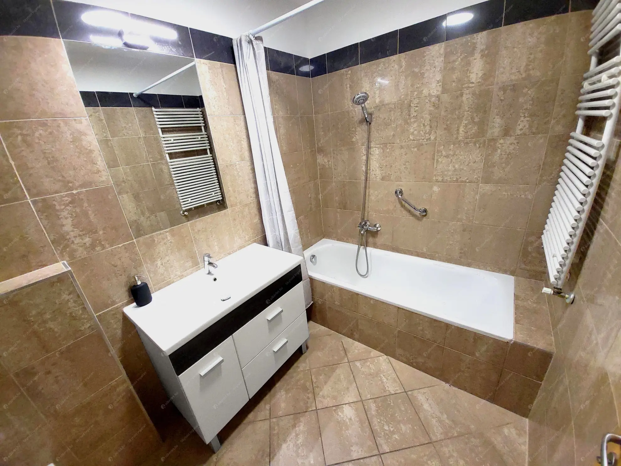 Kiadó albérlet 270000 Ft/hó áron: Budapest, VII. kerület  Holló utca. Mérete: 41 nm, 1 szobás | Alberlet.hu - 6620996