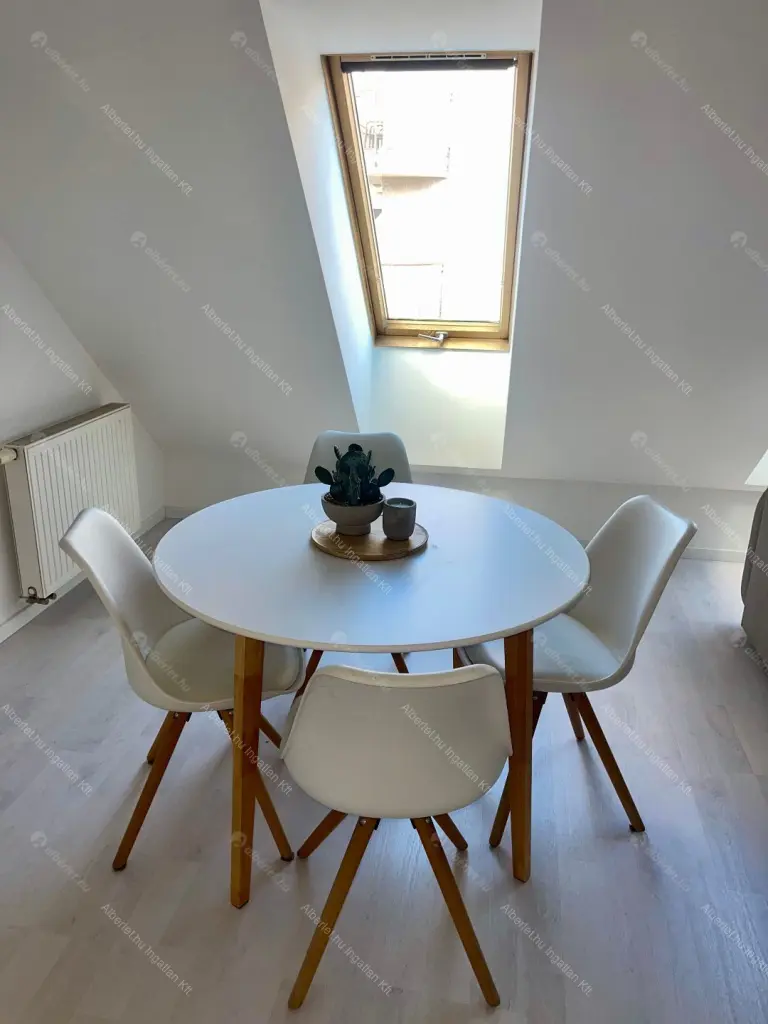 Kiadó albérlet 300000 Ft/hó áron: Budapest, VII. kerület  Holló utca. Mérete: 42 nm, 2 szobás | Alberlet.hu - 6677233