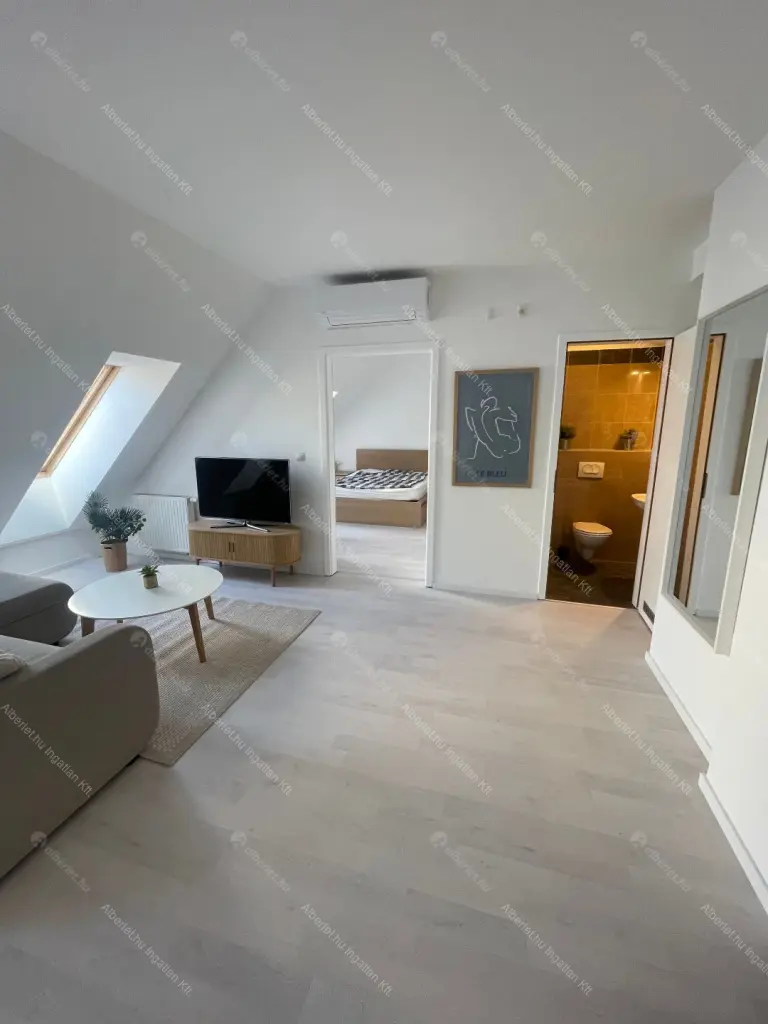 Kiadó albérlet 300000 Ft/hó áron: Budapest, VII. kerület  Holló utca. Mérete: 42 nm, 2 szobás | Alberlet.hu - 6677236