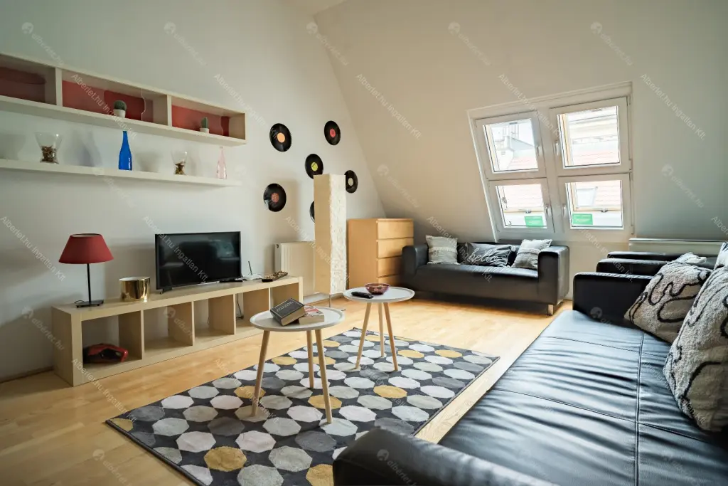 Kiadó albérlet 315000 Ft/hó áron: Budapest, VII. kerület  Holló utca. Mérete: 56 nm, 2 szobás | Alberlet.hu - 6640727