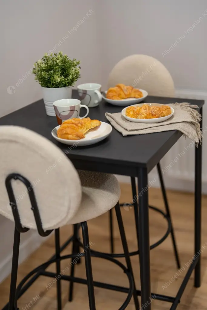 Kiadó albérlet 580000 Ft/hó áron: Budapest, VII. kerület  Holló utca. Mérete: 73 nm, 3 szobás | Alberlet.hu - 6578491