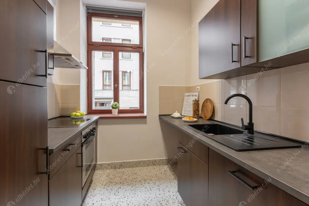 Kiadó albérlet 580000 Ft/hó áron: Budapest, VII. kerület  Holló utca. Mérete: 73 nm, 3 szobás | Alberlet.hu - 6578493