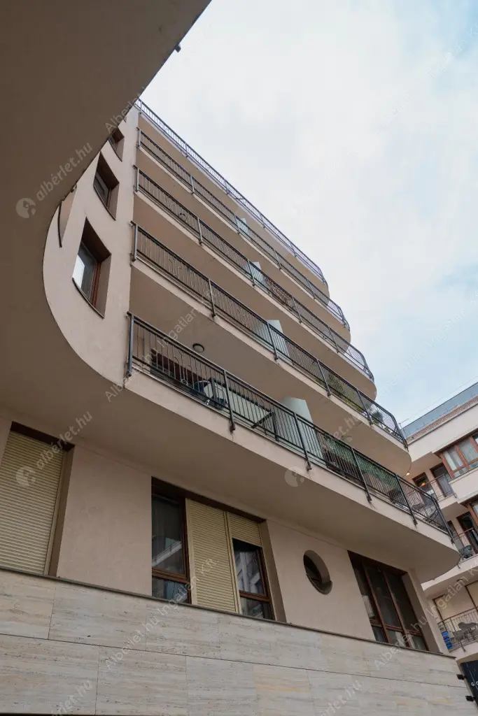 Kiadó albérlet 580000 Ft/hó áron: Budapest, VII. kerület  Holló utca. Mérete: 73 nm, 3 szobás | Alberlet.hu - 6578502