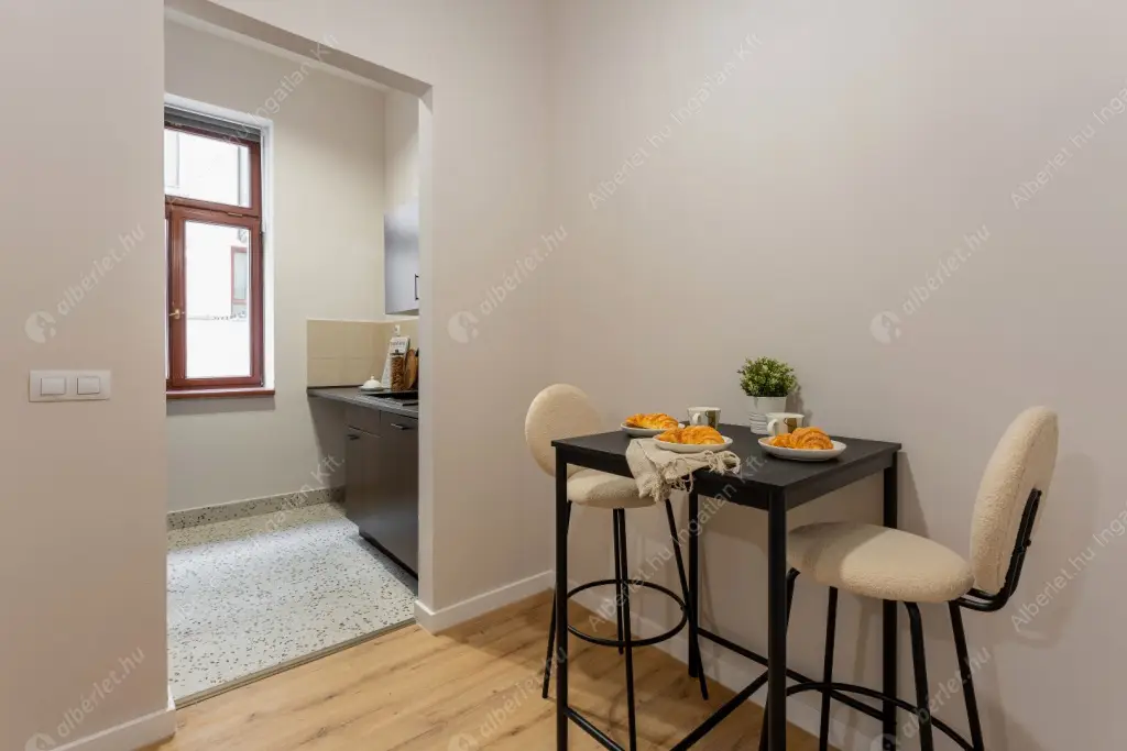 Kiadó albérlet 490000 Ft/hó áron: Budapest, VII. kerület  Holló utca. Mérete: 73 nm, 3 szobás | Alberlet.hu - 6579258