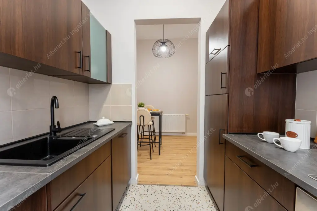 Kiadó albérlet 490000 Ft/hó áron: Budapest, VII. kerület  Holló utca. Mérete: 73 nm, 3 szobás | Alberlet.hu - 6579263