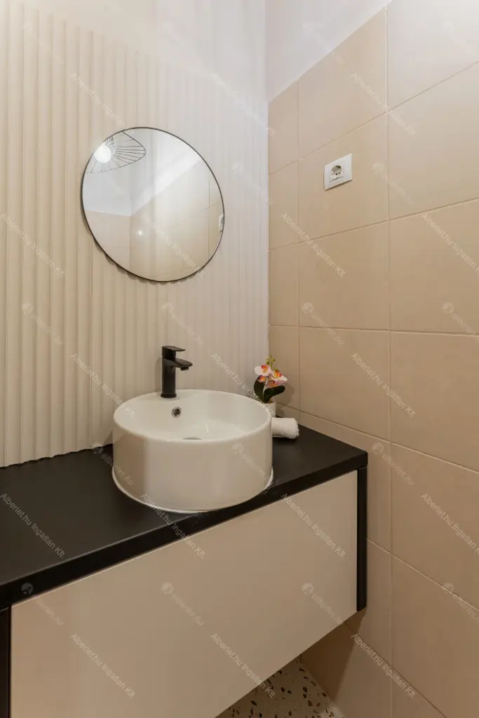 Kiadó albérlet 400000 Ft/hó áron: Budapest, VII. kerület  Holló utca. Mérete: 73 nm, 3 szobás | Alberlet.hu - 6683487