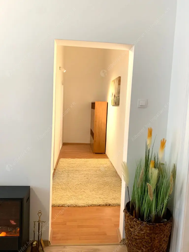 Kiadó albérlet 623000 Ft/hó áron: Budapest, VII. kerület  Huszár utca. Mérete: 80 nm, 3 szobás | Alberlet.hu - 6568483