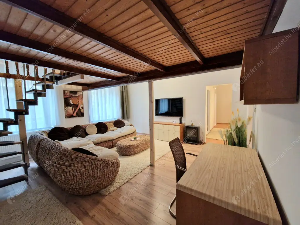 Kiadó albérlet 519000 Ft/hó áron: Budapest, VII. kerület  Huszár utca. Mérete: 80 nm, 3 szobás | Alberlet.hu - 6578508