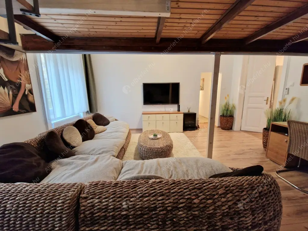 Kiadó albérlet 519000 Ft/hó áron: Budapest, VII. kerület  Huszár utca. Mérete: 80 nm, 3 szobás | Alberlet.hu - 6578509