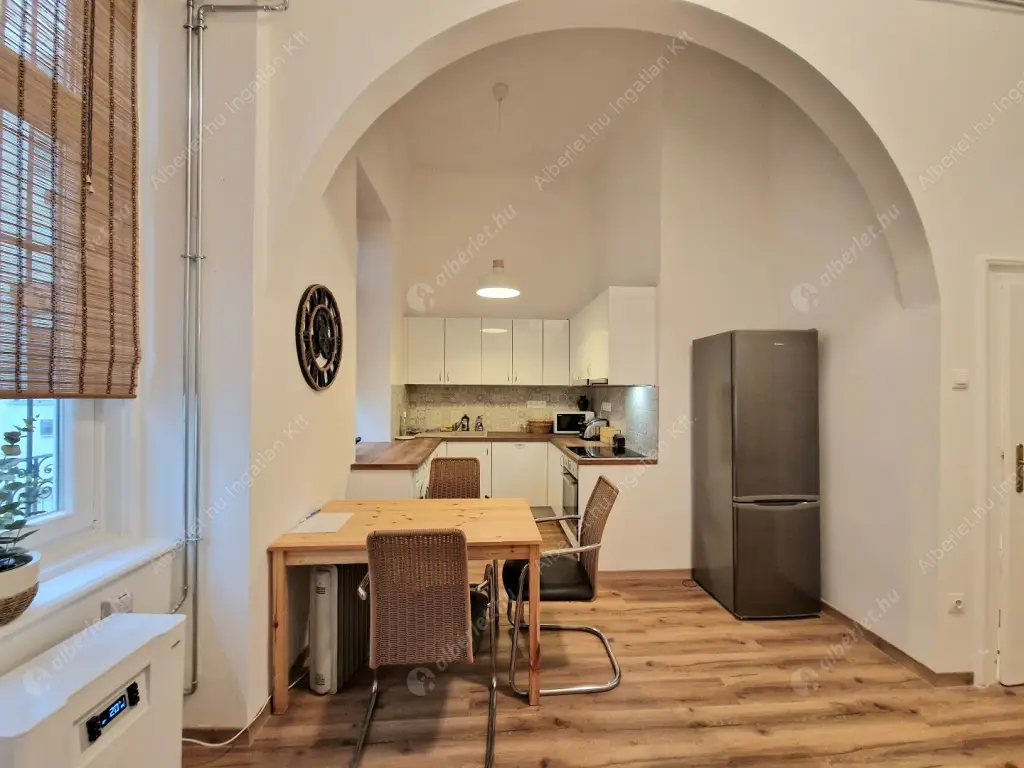 Kiadó albérlet 519000 Ft/hó áron: Budapest, VII. kerület  Huszár utca. Mérete: 80 nm, 3 szobás | Alberlet.hu - 6578527