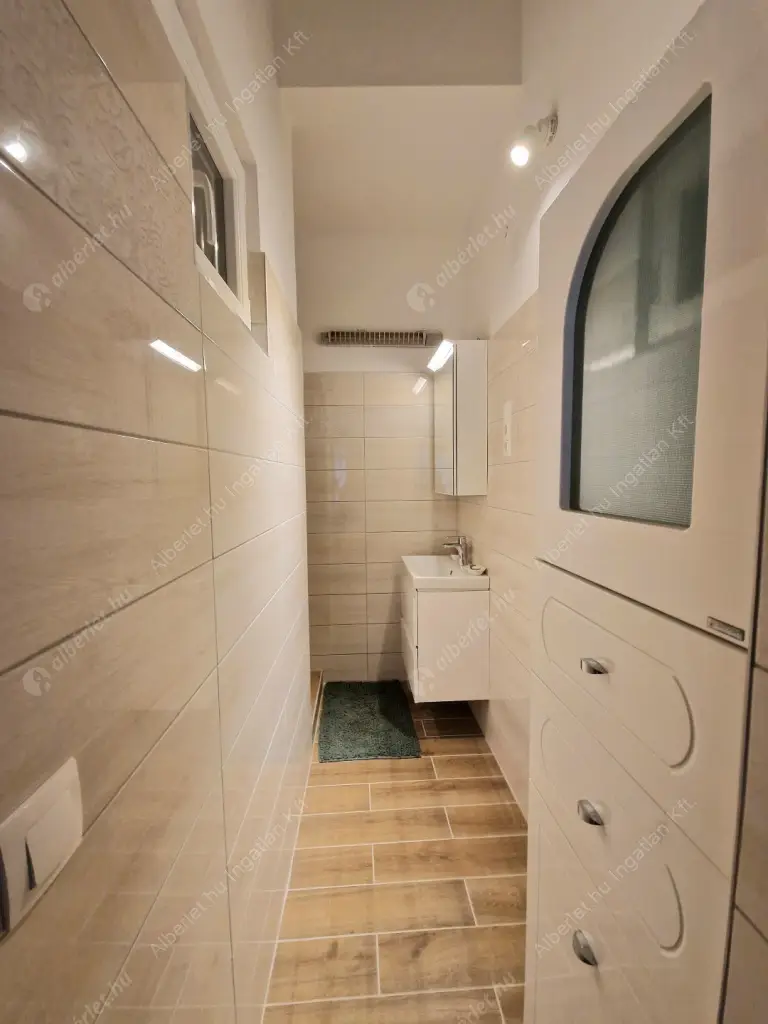 Kiadó albérlet 519000 Ft/hó áron: Budapest, VII. kerület  Huszár utca. Mérete: 80 nm, 3 szobás | Alberlet.hu - 6578530