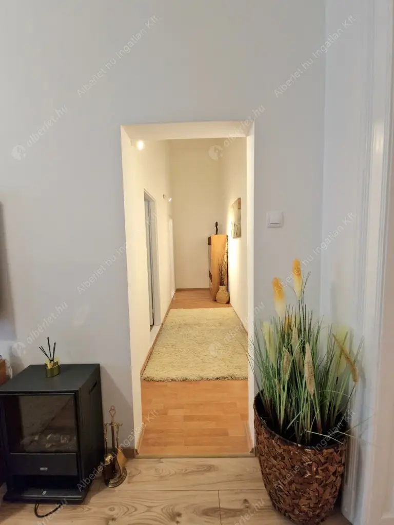Kiadó albérlet 478000 Ft/hó áron: Budapest, VII. kerület  Huszár utca. Mérete: 80 nm, 3 szobás | Alberlet.hu - 6591028