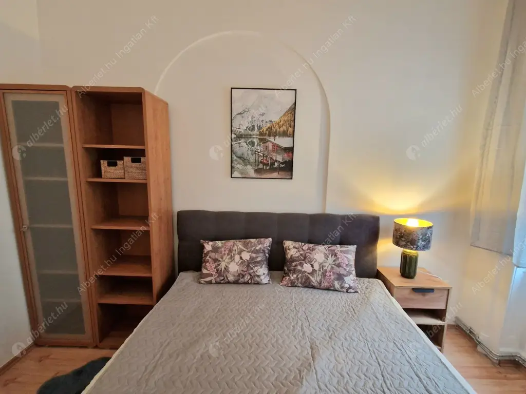 Kiadó albérlet 478000 Ft/hó áron: Budapest, VII. kerület  Huszár utca. Mérete: 80 nm, 3 szobás | Alberlet.hu - 6591030