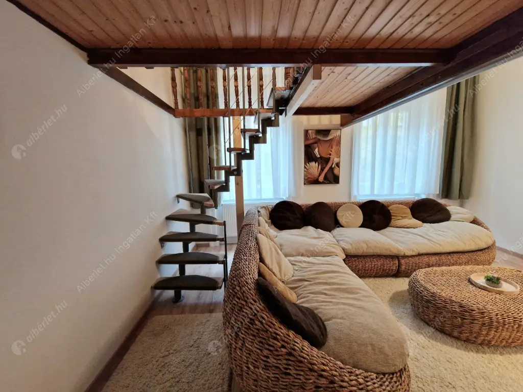 Kiadó albérlet 482000 Ft/hó áron: Budapest, VII. kerület  Huszár utca. Mérete: 80 nm, 3 szobás | Alberlet.hu - 6617923