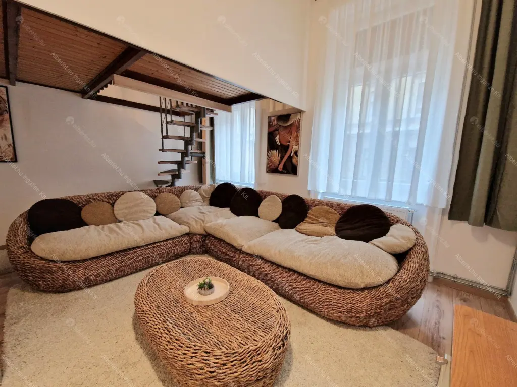 Kiadó albérlet 455000 Ft/hó áron: Budapest, VII. kerület  Huszár utca. Mérete: 80 nm, 3 szobás | Alberlet.hu - 6639411