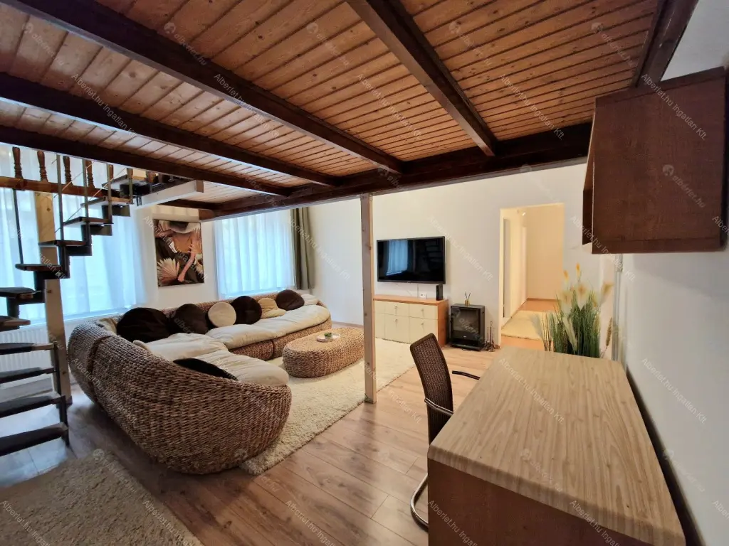 Kiadó albérlet 455000 Ft/hó áron: Budapest, VII. kerület  Huszár utca. Mérete: 80 nm, 3 szobás | Alberlet.hu - 6639412