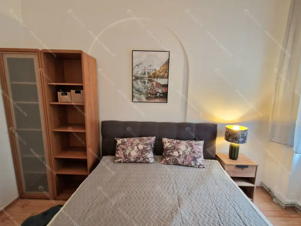 Kiadó albérlet 455000 Ft/hó áron: Budapest, VII. kerület  Huszár utca. Mérete: 80 nm, 3 szobás | Alberlet.hu - 6639424