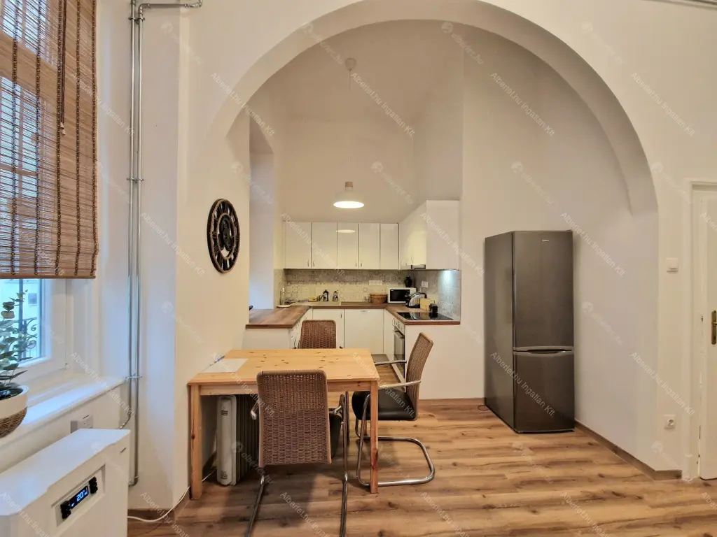 Kiadó albérlet 455000 Ft/hó áron: Budapest, VII. kerület  Huszár utca. Mérete: 80 nm, 3 szobás | Alberlet.hu - 6639431