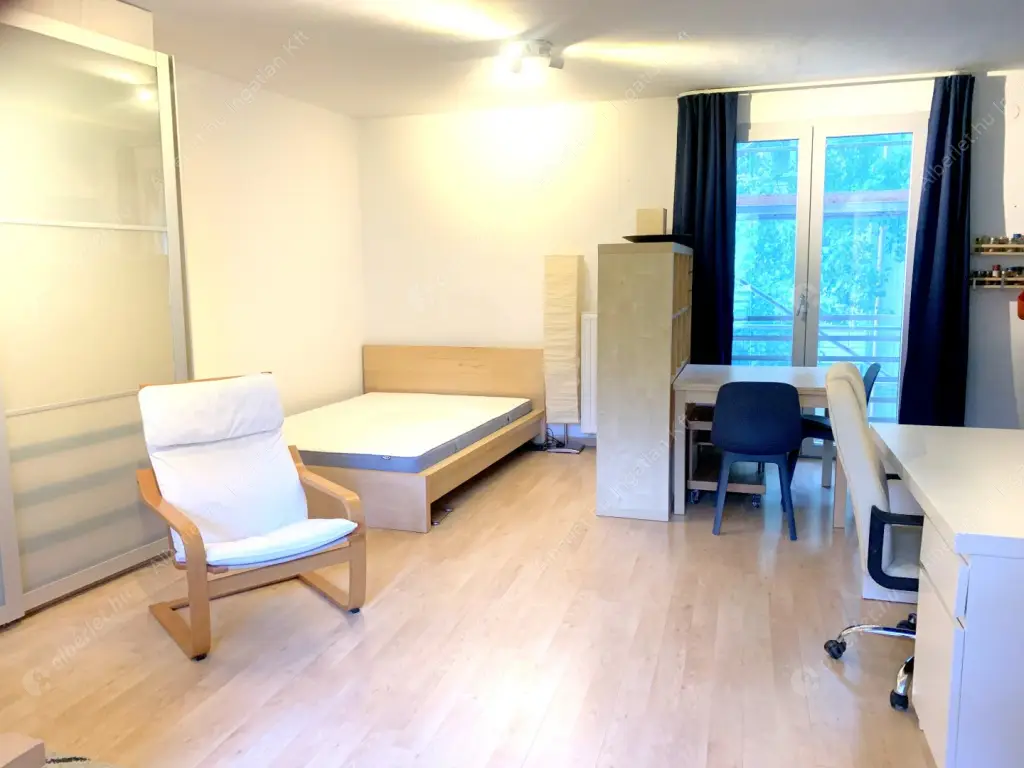 Kiadó albérlet 199000 Ft/hó áron: Budapest, VII. kerület  Hutyra Ferenc utca. Mérete: 41 nm, 1 szobás | Alberlet.hu - 6571127