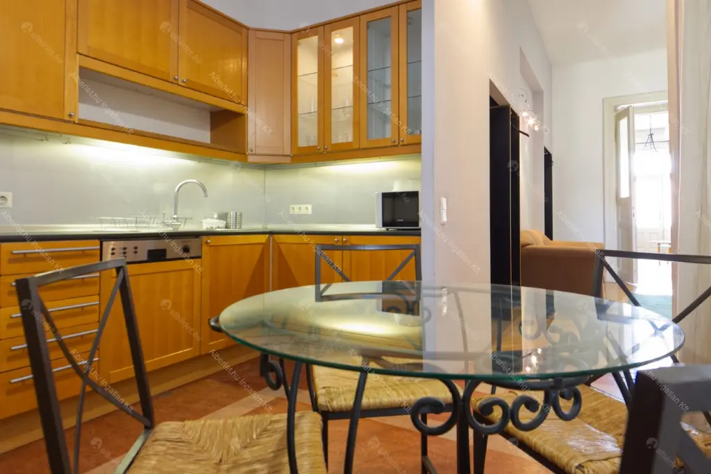 Kiadó albérlet 400000 Ft/hó áron: Budapest, VII. kerület  István utca. Mérete: 136 nm, 4 szobás | Alberlet.hu - 6707596