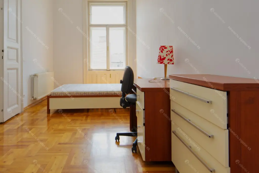 Kiadó albérlet 400000 Ft/hó áron: Budapest, VII. kerület  István utca. Mérete: 136 nm, 4 szobás | Alberlet.hu - 6707603