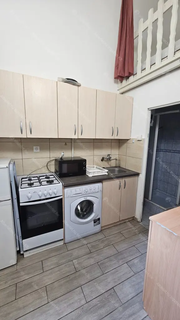 Kiadó albérlet 160000 Ft/hó áron: Budapest, VII. kerület  István utca. Mérete: 27 nm, 1 szobás | Alberlet.hu - 6680358